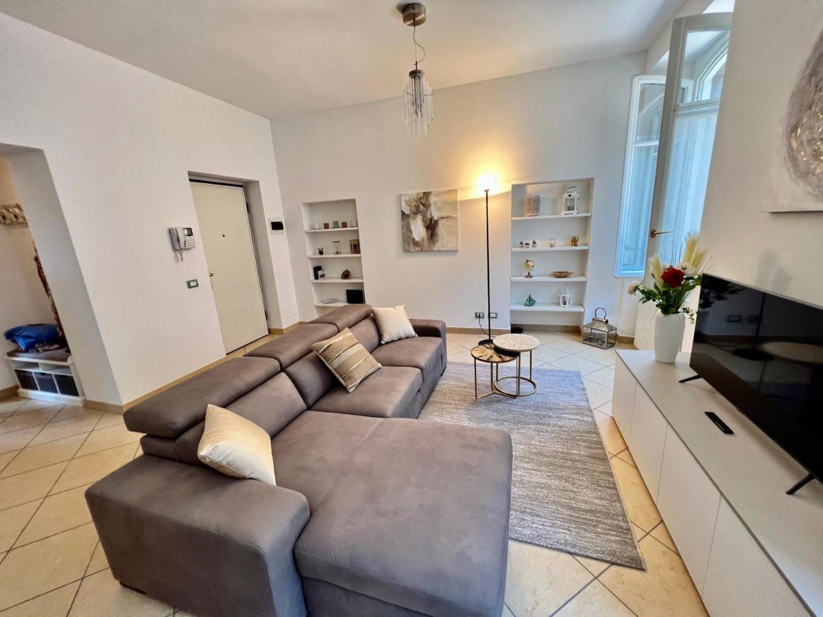 Divina Luxury Apartment With Jacuzzi Near The Lake Como Exteriör bild